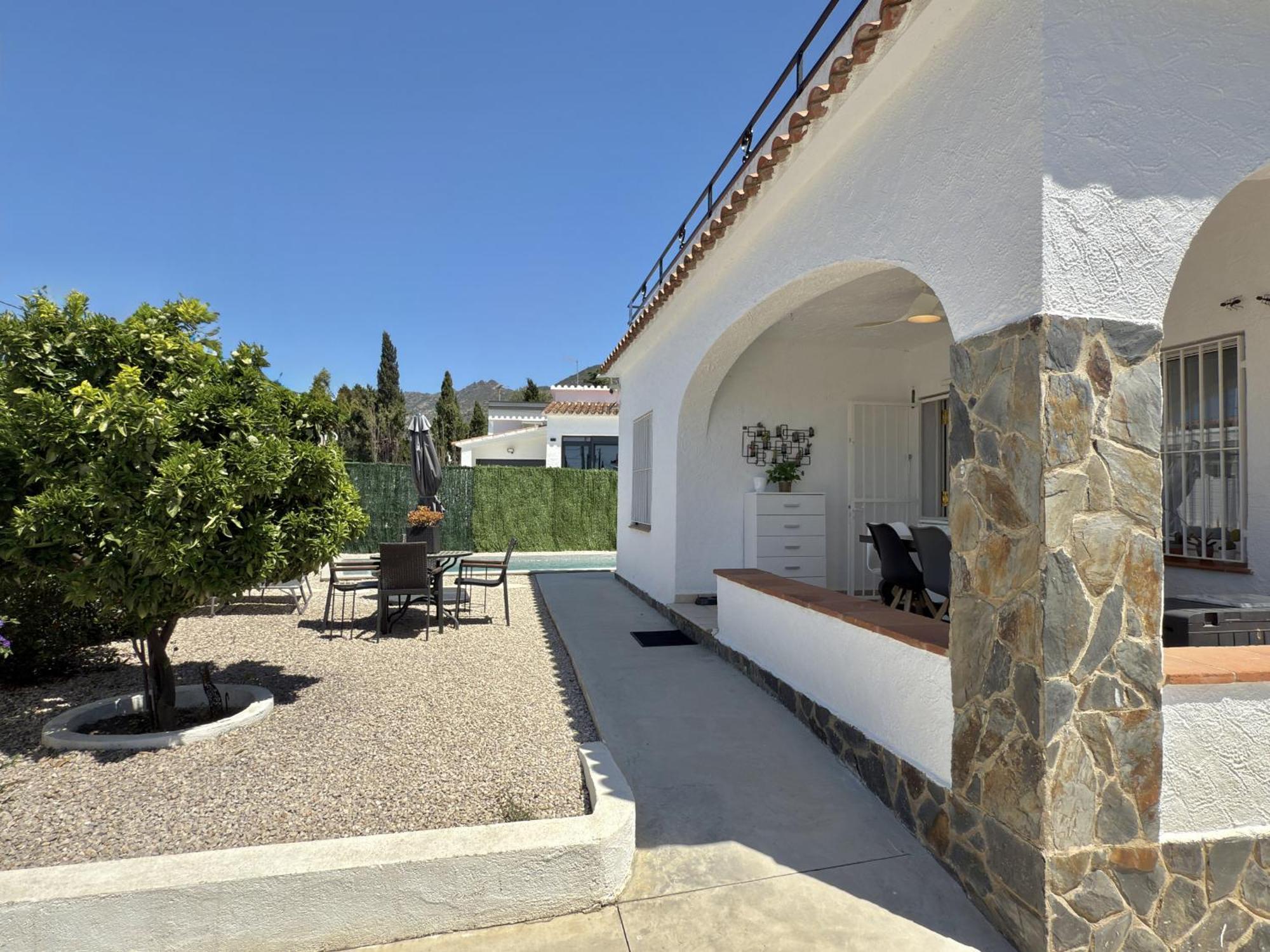 Villa Pallares 64 *